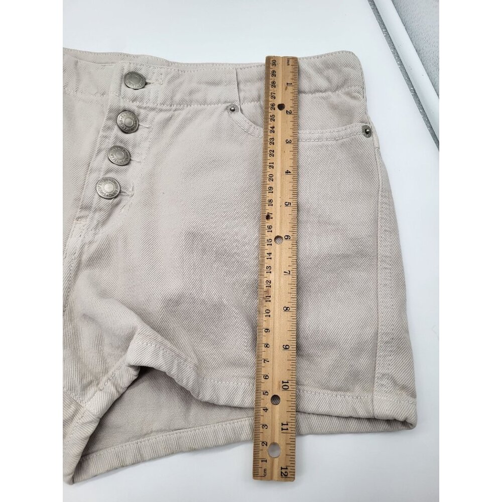 DKNY Juniors SZ 5 Button Fly Beige Mini Shorts y2k preppy - Picture 9 of 9